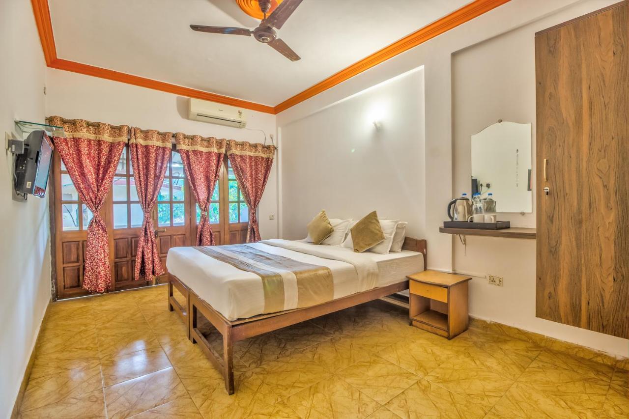 The Village Beach Resort Baga Extérieur photo