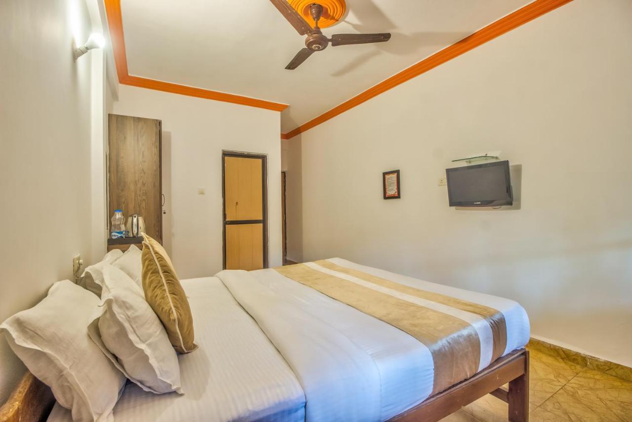 The Village Beach Resort Baga Extérieur photo