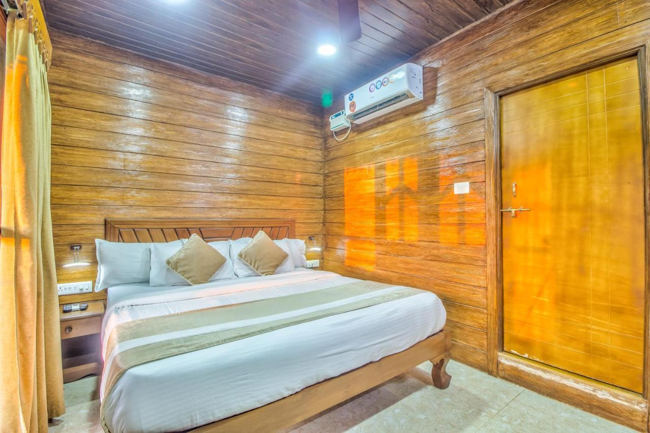 The Village Beach Resort Baga Extérieur photo